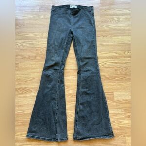 Free People Penny Pull On Flare Jeans in Charcoal Gray sz 27